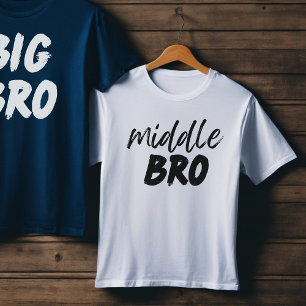 MIDDLE BRO baby brother announcement, sibling gift Toddler T-shirt