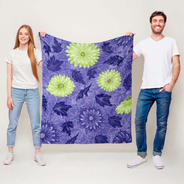 Midnight Daisy Garden Fleece Blanket (In Situ)