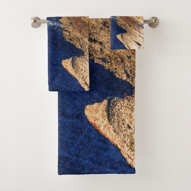 Midnight Gold: Abstract Elegance Bath Towel Set (Insitu)