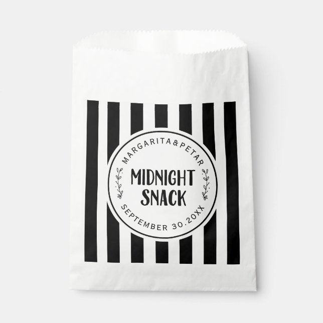 Midnight Snack Rustic Wedding Classic Round Favour Bag (Front)