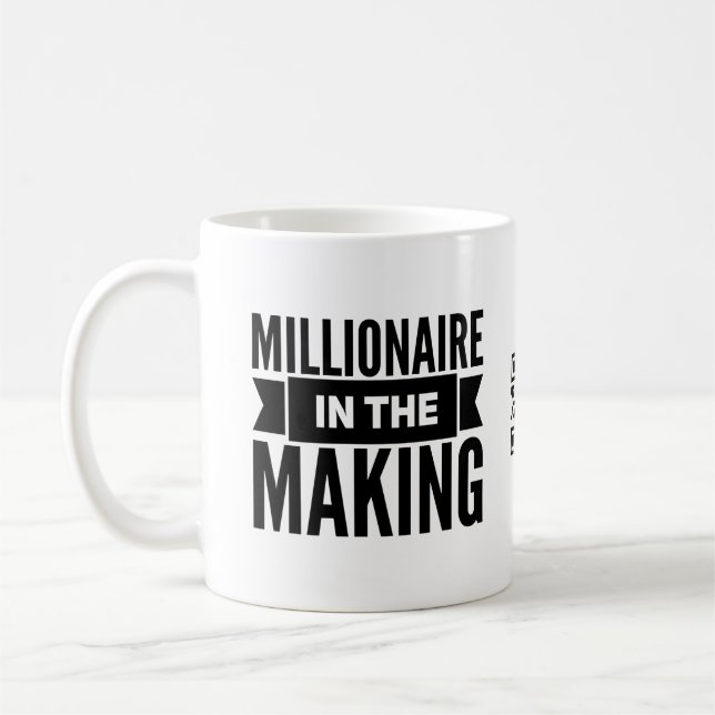 Millionnaire dans la tasse de café de fabrication (Gauche)
