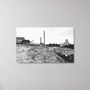 Milton, Oregon View of Town Elevator Photograph Canvas Print