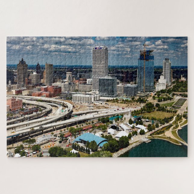 Milwaukee Wisconsin. Puzzle (Horizontal)