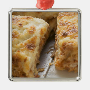 Mince lasagne, a portion cut metal ornament