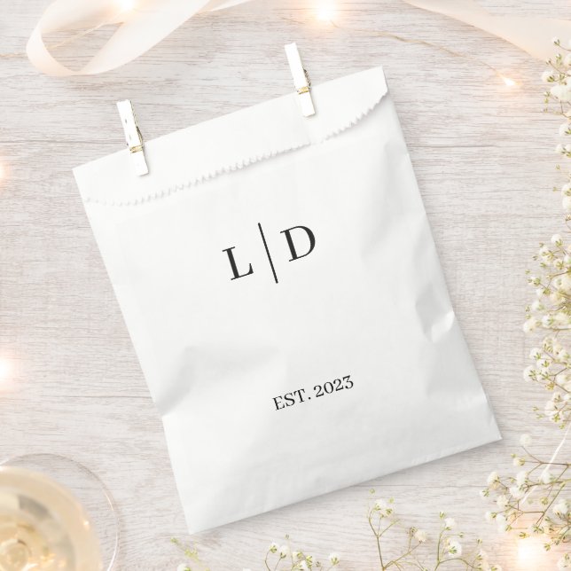 Minimal and Simple Personalized Wedding Favour Bag (Clipped)