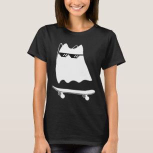 Minimal Boo Cat Skateboarding Cool Halloween Subtl T-Shirt