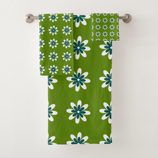 Minimal Flower Retro Avocado Green Bath Towel Set (Insitu)