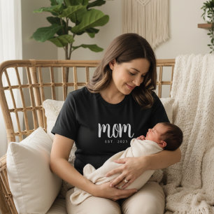 Minimal Mom Established Date New Mom T-Shirt