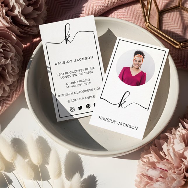 Minimal Stylish Script Monogram Frame Circle Photo Business Card (Minimal Stylish Script Monogram Frame Circle Photo Business Card)