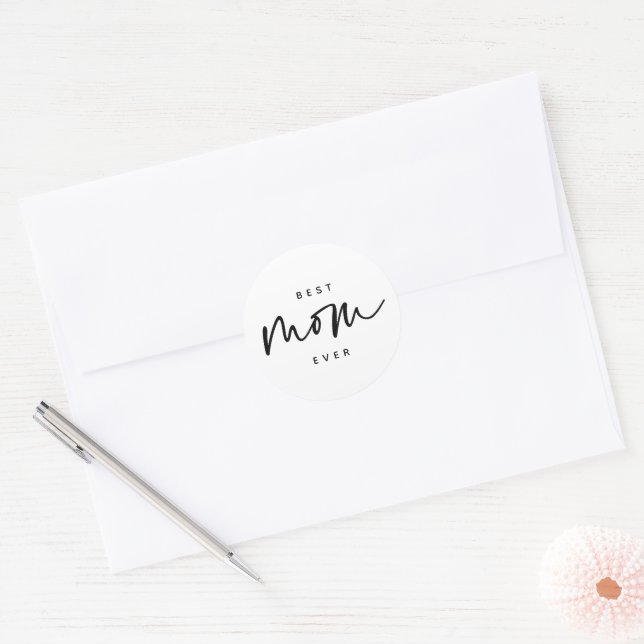 Minimalist Best Mom Ever elegant Script Typography Classic Round Sticker (Envelope)