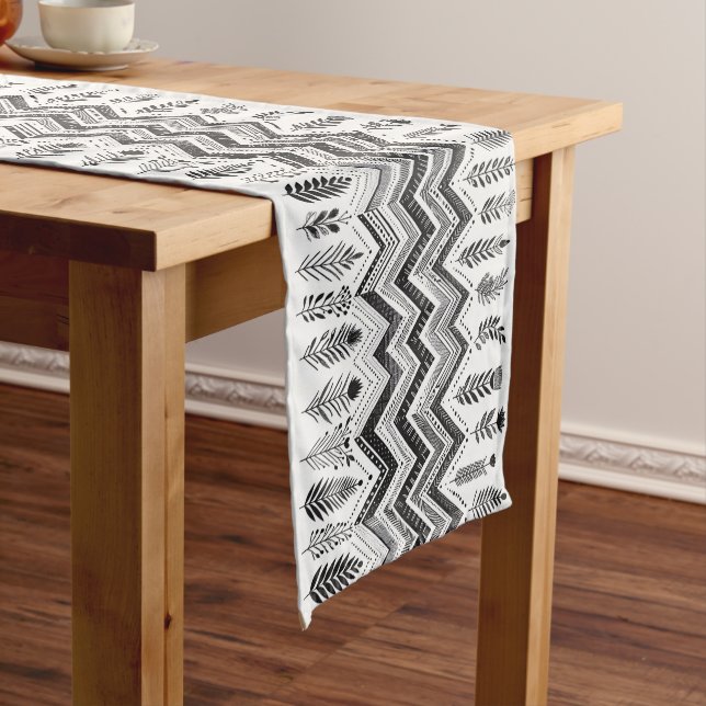 Minimalist Black and White Geometric Leaf Table Ru Medium Table Runner (In Situ)