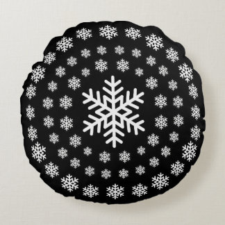 Minimalist Black and White Snowflakes Mandala Round Pillow