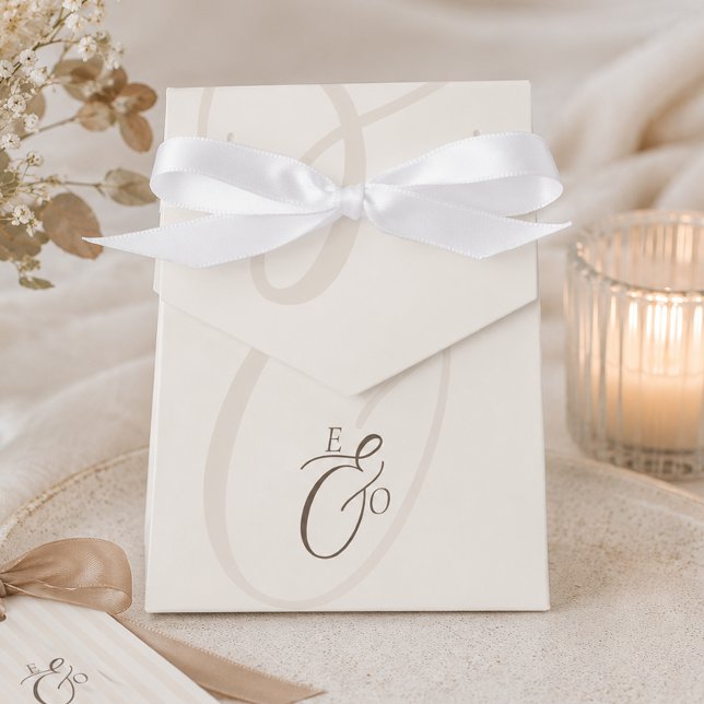 Minimalist Boho Cocoa Brown Monogram Wedding Favou Favor Box (Minimalist Boho Cocoa Brown Monogram Wedding Favor Boxes)