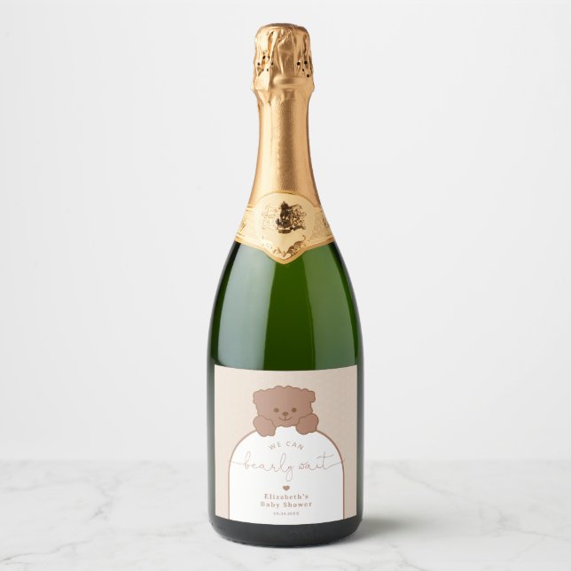 Minimalist Cute Teddy Bear Bearly Wait Baby Shower Sparkling Wine Label (Front)