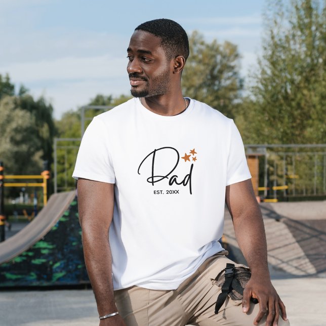 Minimalist Dad Est. With Year Script Typography T-Shirt (Creator Uploaded)