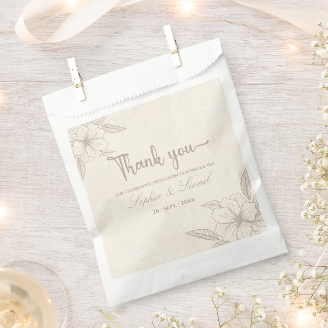 Minimalist Elegant Outline Floral Wedding Favour Bag (Clipped)
