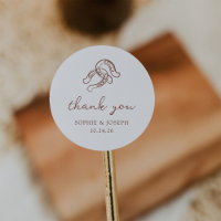 Minimalist Horseshoe | Brown and White Wedding