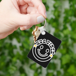 Minimalist Modern Hug Vibes Circle – Smile Curve Keychain
