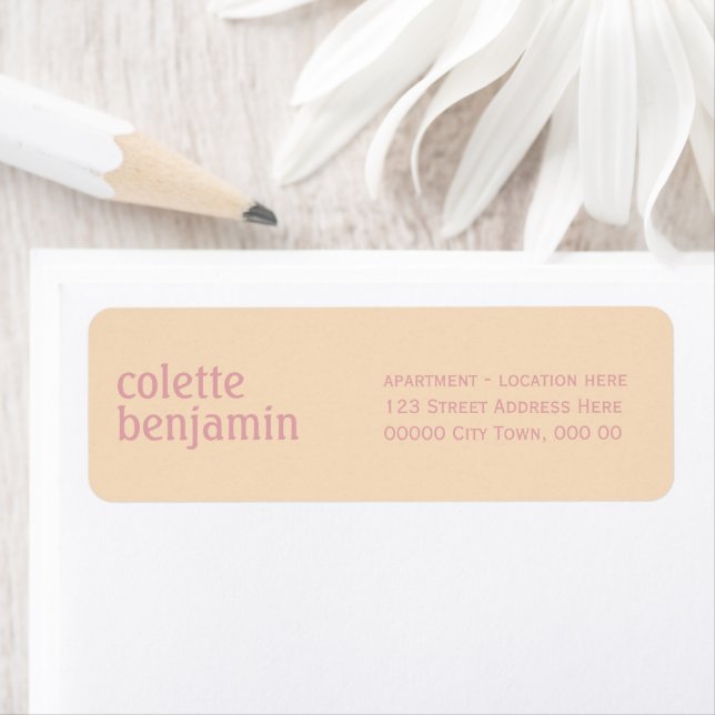Minimalist Pale Peach & Pastel Pink Address (En situation)