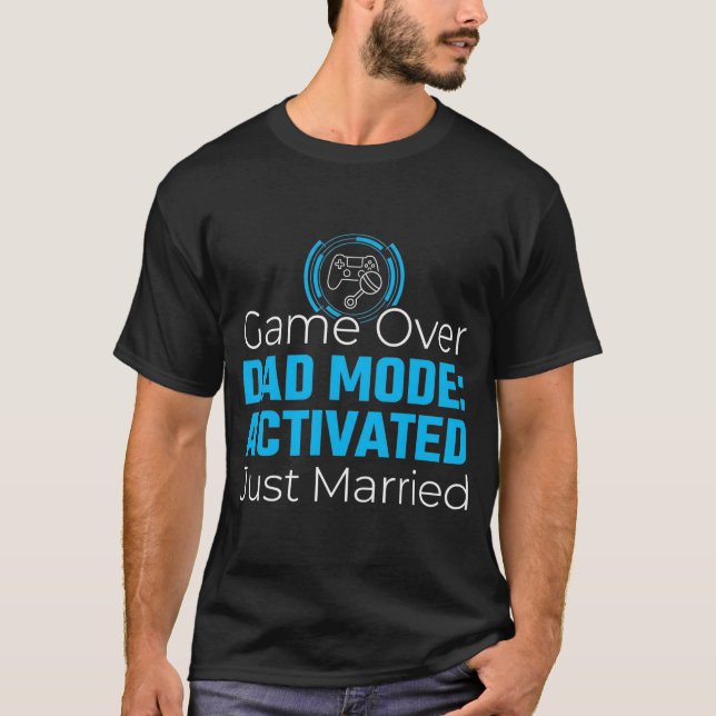 Minimalist Tech Design T-Shirt Gift (Front)