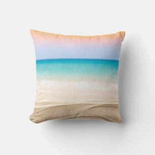 Minimalist Throw Pillow – Sunset Ocean Gradient De