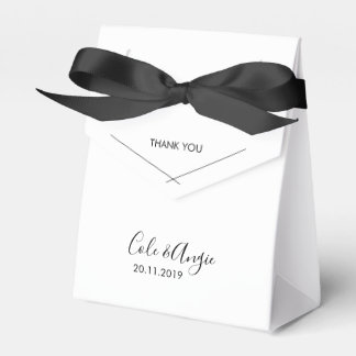 Minimalist Wedding Favour Box with Crossed Borders