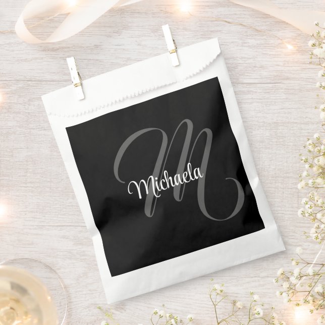 Minimalistic modern monogram initial name favour bag (Clipped)