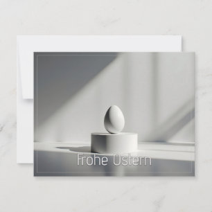 Minimalistisches Osterei auf modernem Podest