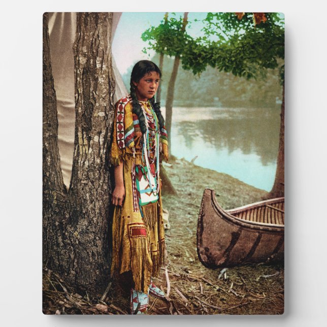 Minnehaha - Native American Hiawatha 1904 Plaque (Front)