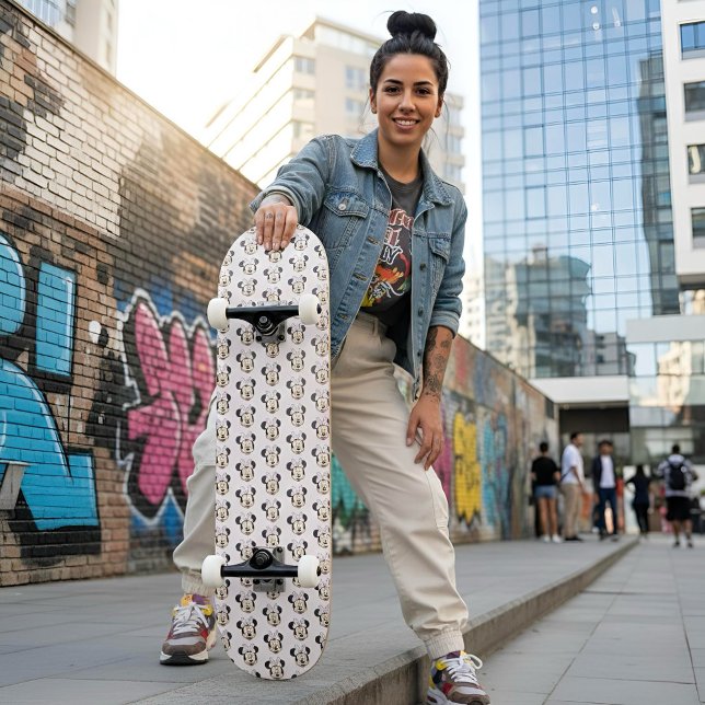 Minnie Skateboard (Creator Uploaded)