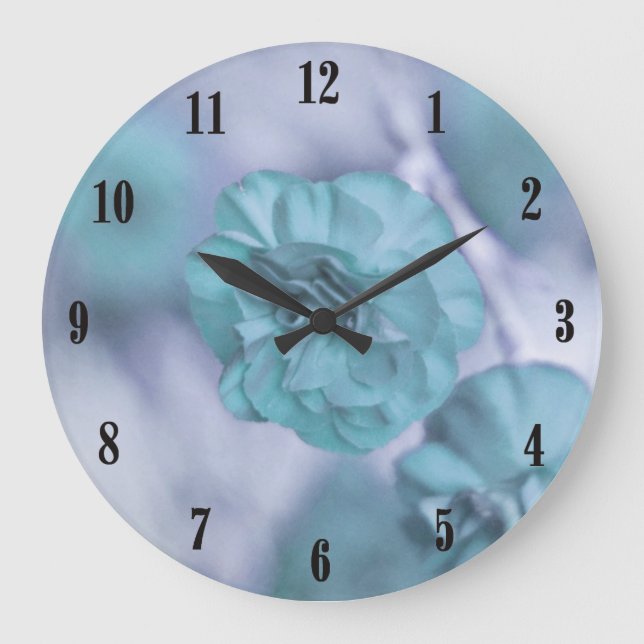 Minuscule horloge murale aux fleurs bleues (Recto)