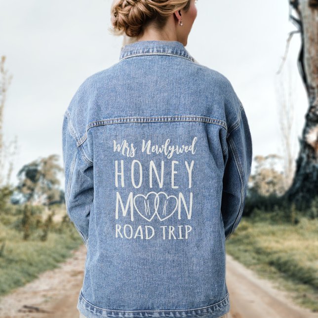 Mme Newlysée Lune de miel Voyage de route femmes (Start your honeymoon road trip in style with this denim jacket. Just add your name and initials)