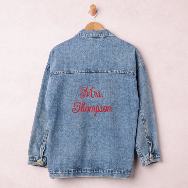 Mme Nom Rouge Script  (Hangar)