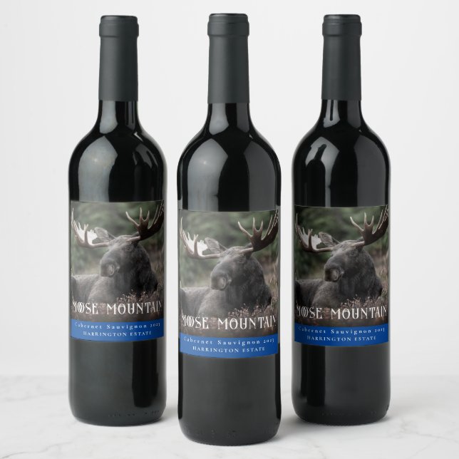 Mockup Moose Mountain Étiquettes de vin personnali (Bouteilles)