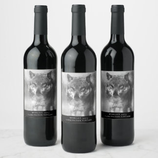 Mockup Wolf Étiquettes de vin personnalisés