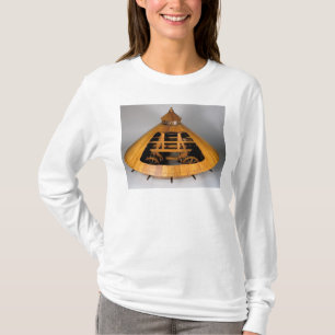 Model reconstruction of da Vinci's design T-Shirt