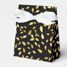 Modern Black and Gold Leaves Illustrated Pattern