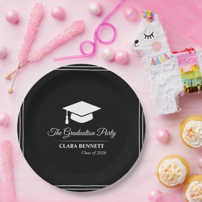 Modern Black & White 2026 Grad Paper Plate (Party)