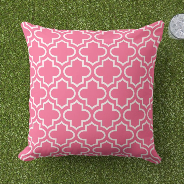 Modern Bright Pink Moroccan Quatrefoil Pattern Outdoor Pillow (Grass)