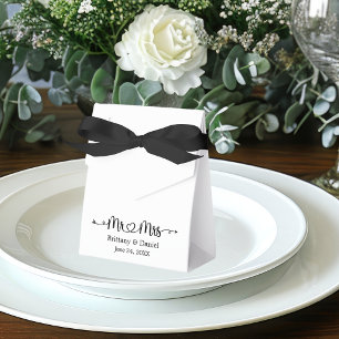 Modern Calligraphy Heart Mr. and Mrs. Wedding Favor Box