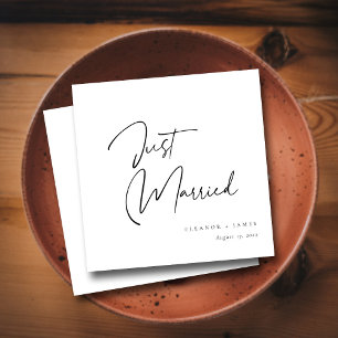 Modern Calligraphy Just Married : Personalized Napkin