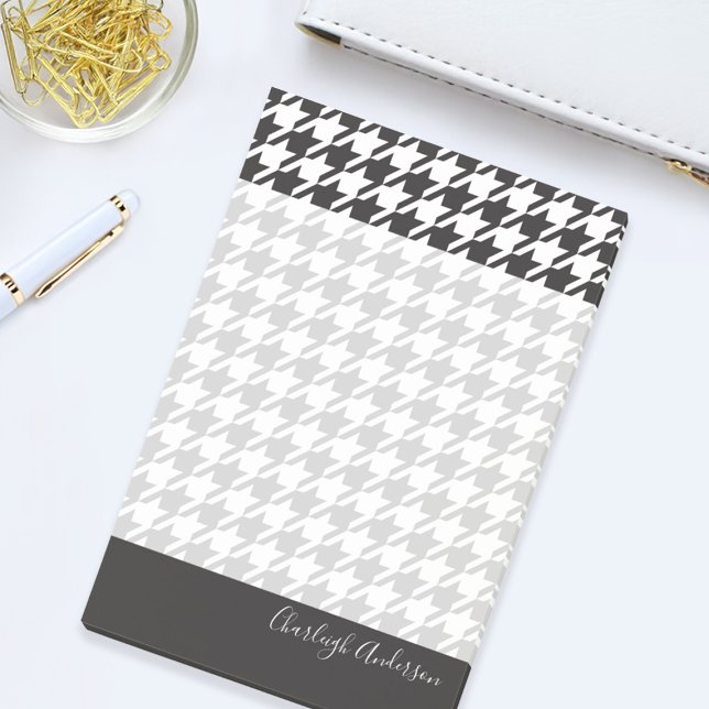 Modern Chic Black and White Houndstooth Post-it Notes (Creator Uploaded)