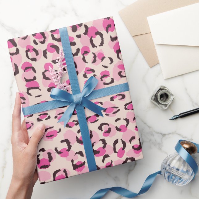 Modern chic pink cheetah print pattern monogram wrapping paper (Gifting)