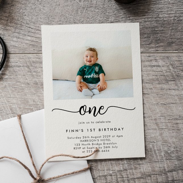 Modern Classic First Birthday Photo Invitation (Créateur téléchargé)