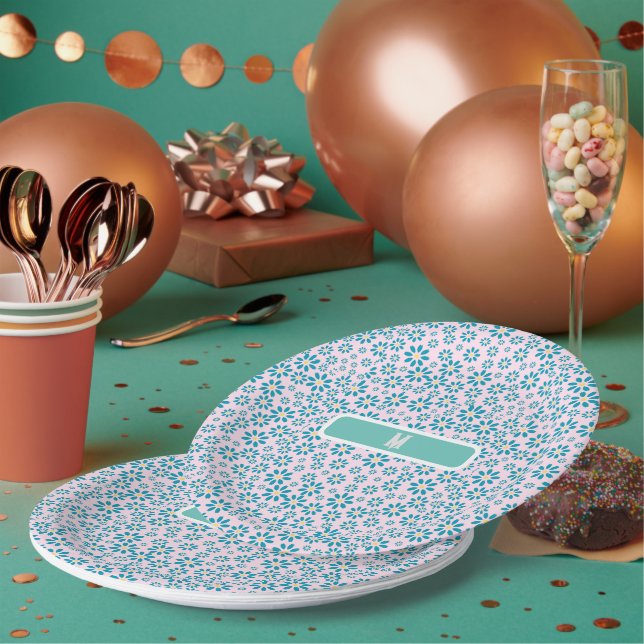  Modern Contemporary Daisy Flower Initial  Paper Plate (Multi)