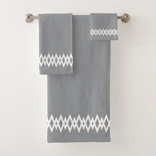 Modern Diamond Decorative Line on Grey Bath Towel Set (Insitu)