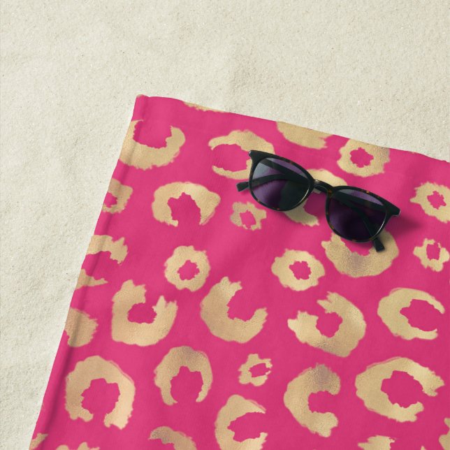 Modern Gold Pink Leopard Print Pattern Beach Towel (In Situ)