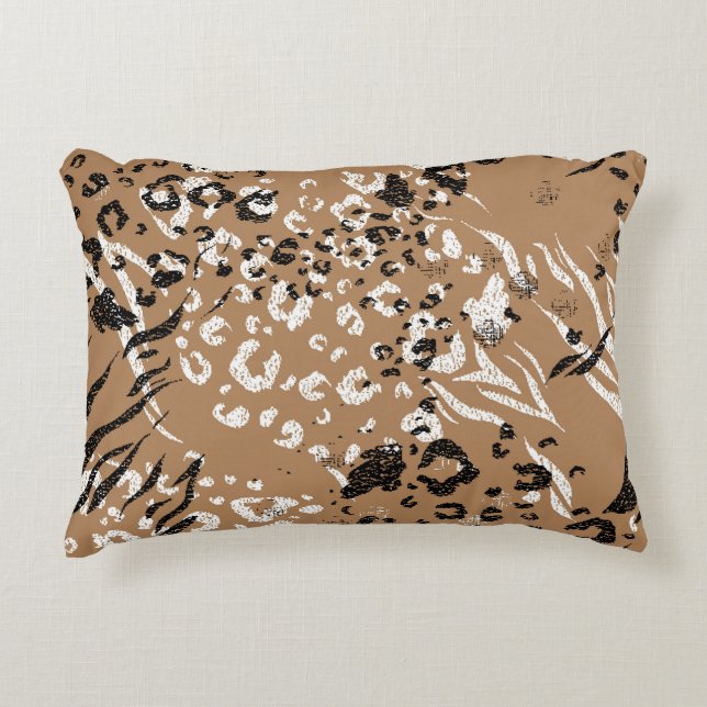 Modern leopard: wild nature pattern. accent pillow (Front)