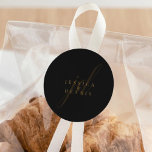 Modern Minimal Elegant Script Monogram Wedding Classic Round Sticker<br><div class="desc">Modern Minimal Elegant Script Monogram Wedding Classic Round Sticker Add a touch of elegance to your wedding with these modern, minimalist, and elegant script monogram classic round stickers. Crafted in classic black and copper colours, these stickers are perfect for sealing invitations, favour bags, or adding a personalized touch to any...</div>
