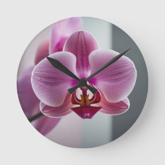 Modern minimalist elegant round clock